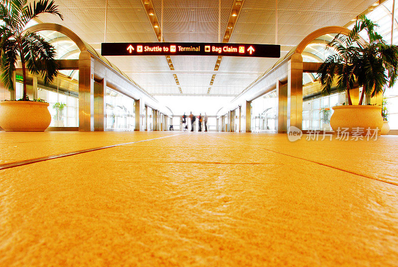 机场候机楼穿梭火车站-软焦点