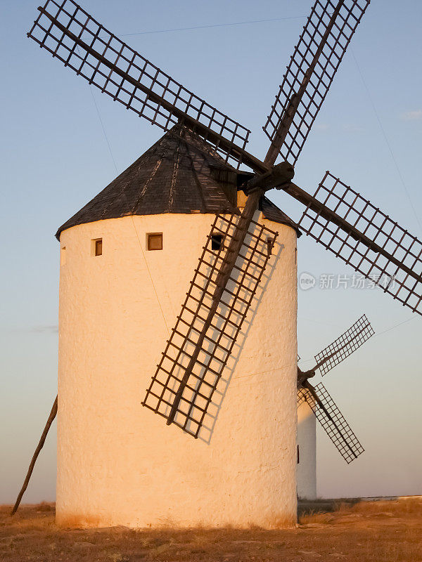 西班牙卡斯蒂利亚·拉曼查的风车。