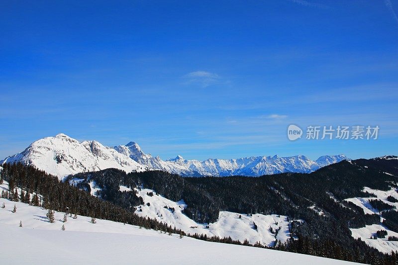 冬季奥地利萨尔巴赫马戏团滑雪胜地