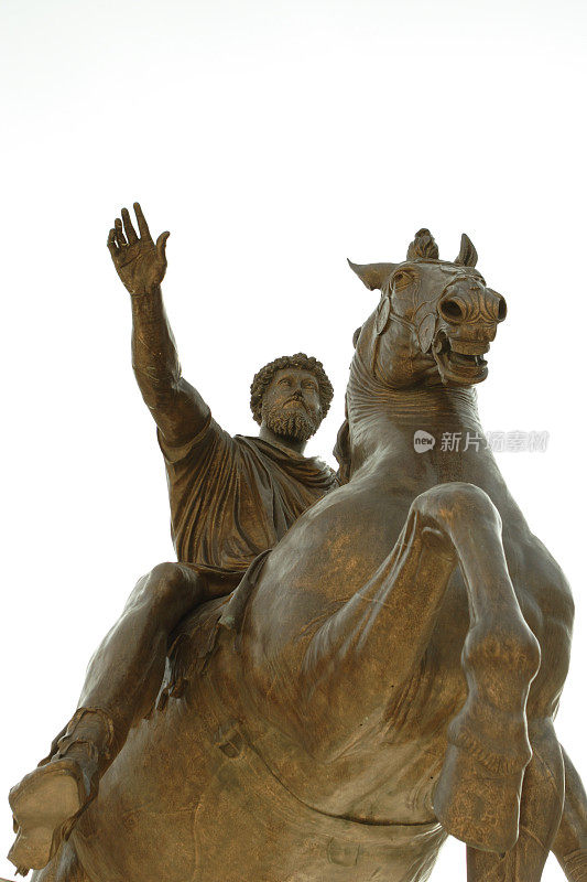 骑马的人的雕像