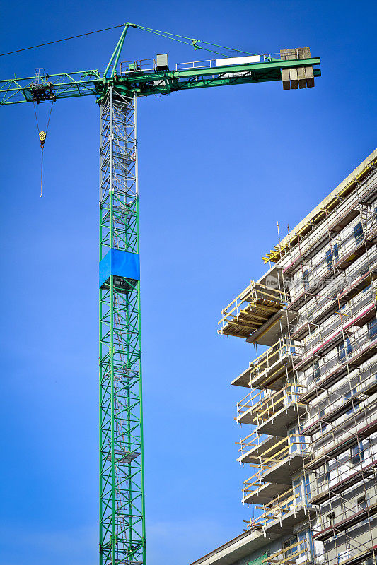 新公寓楼正在建设中