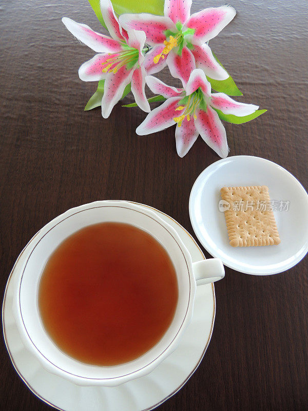 一杯茶和一块饼干饼干