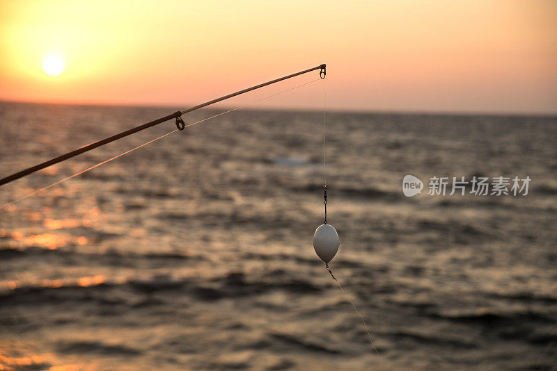 从海上捕捉太阳