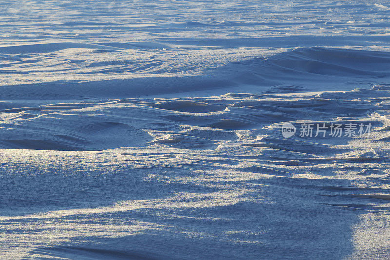 阳光下的雪堆模式