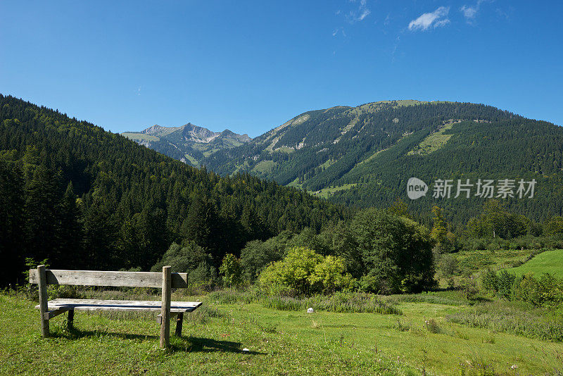 山间长椅