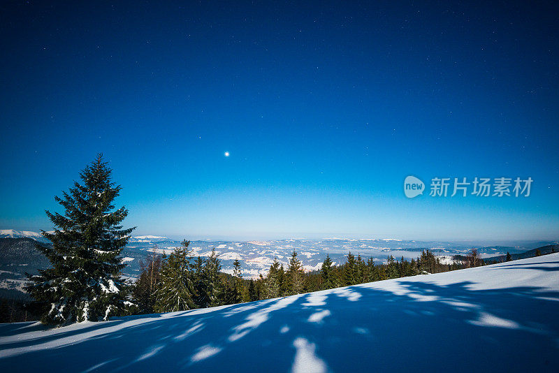 雪山里的夜星