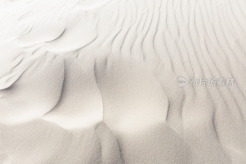 沙丘抽象图案，自然背景与复制空间