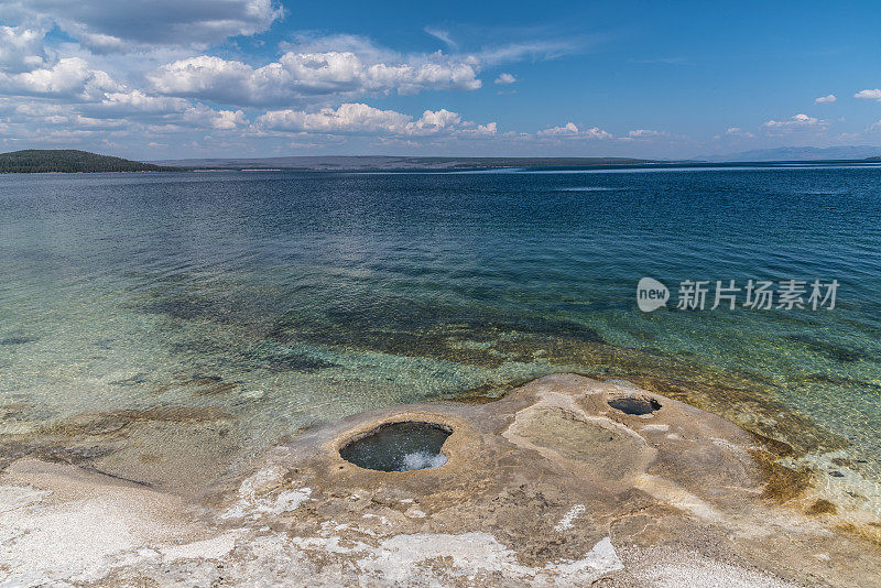 黄石公园秋天的景色-西拇指