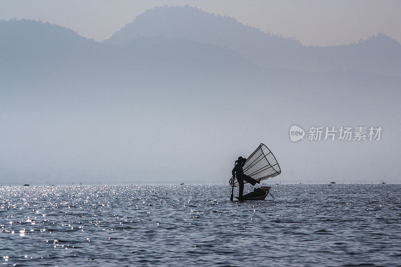 缅甸茵莱湖上的渔夫