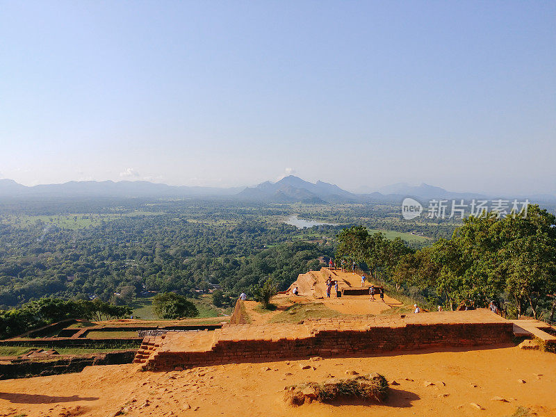 从斯里兰卡中部省份的西格里亚或狮子山山顶俯瞰