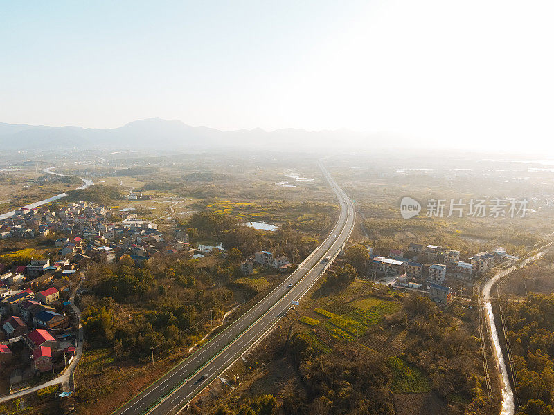 中国美丽的村庄和公路