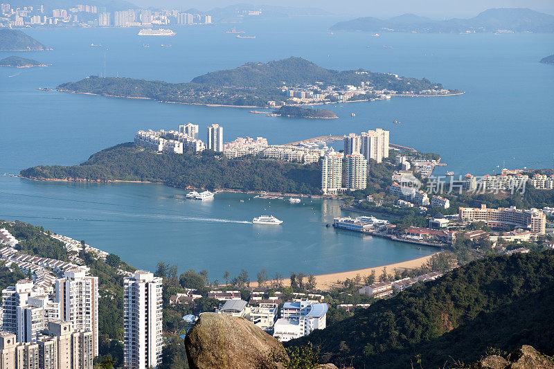 从大屿山老虎头郊游径俯瞰愉景湾全景