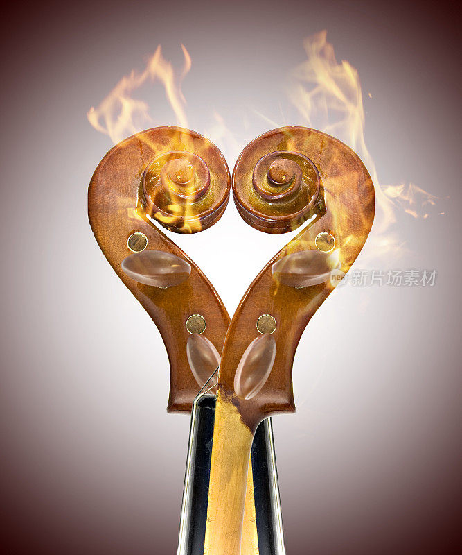 心的形状燃烧着小提琴卷轴