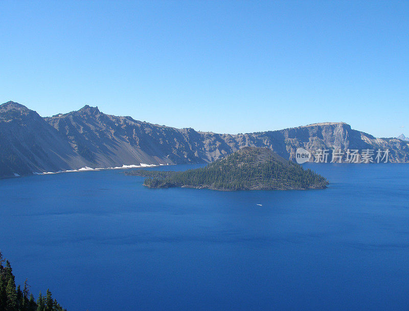 魔法岛，火山口湖