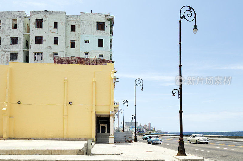 老爷车街景，Malecon，哈瓦那，古巴