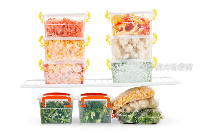 冰箱里的冷冻食品。冷冻架上的蔬菜。
