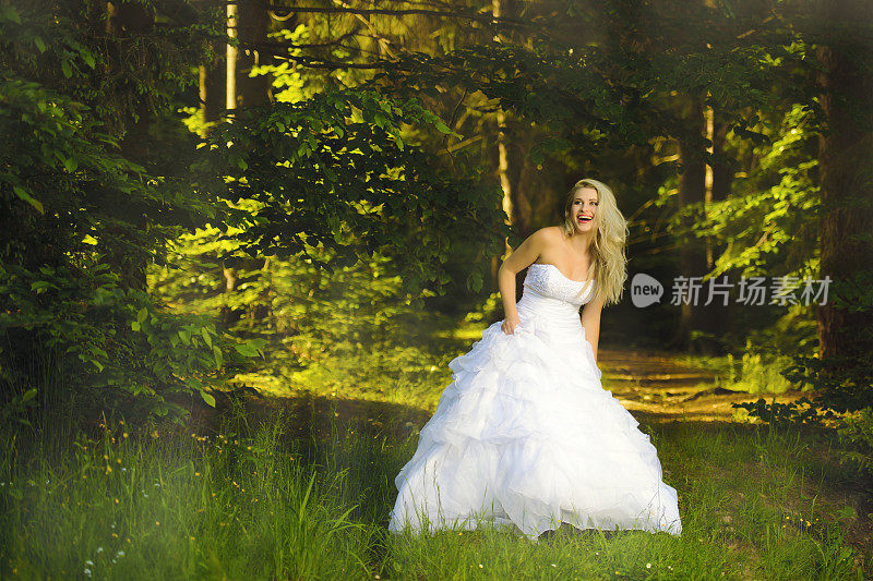 新娘在森林