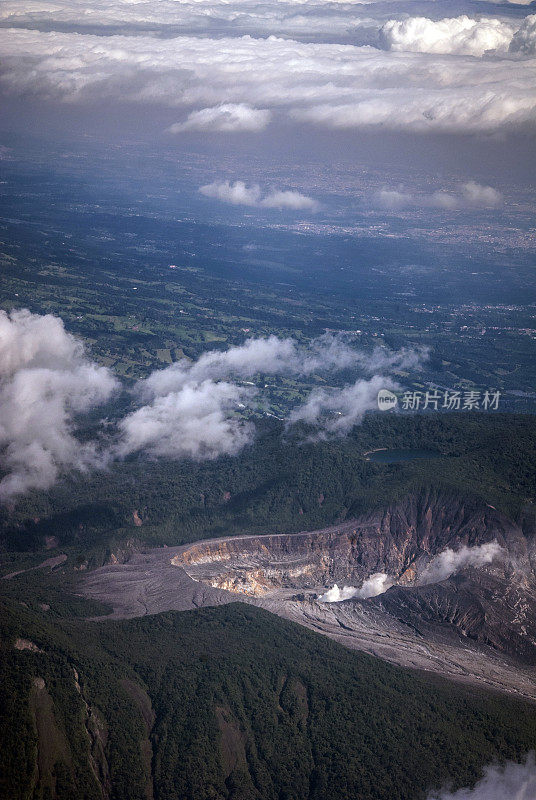 Poas火山口从空中