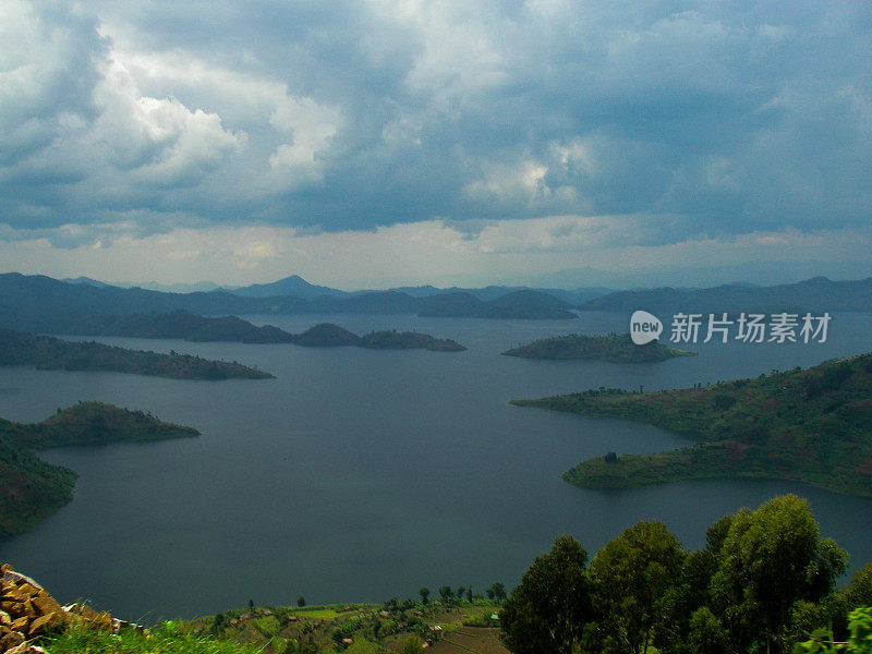 布莱拉湖靠近Musanze或Ruhengeri卢旺达和Cloudscape