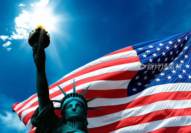 自由女神像和美国国旗