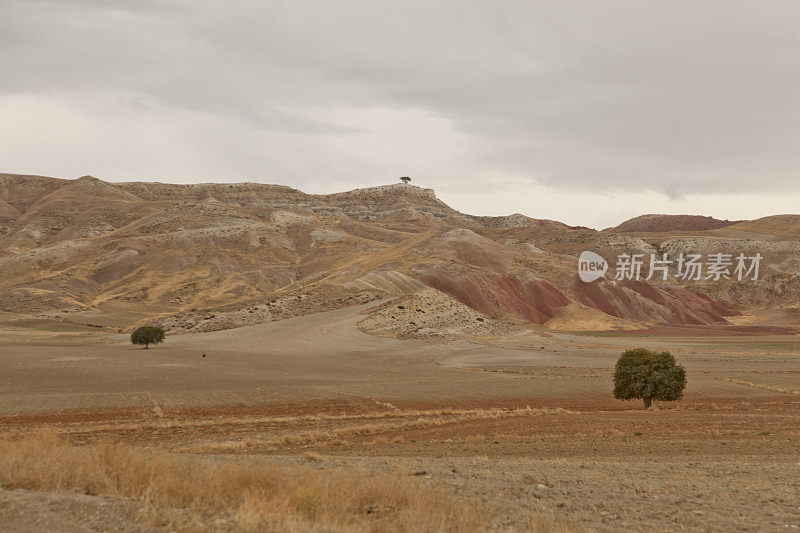 土耳其安纳托利亚空旷的山景