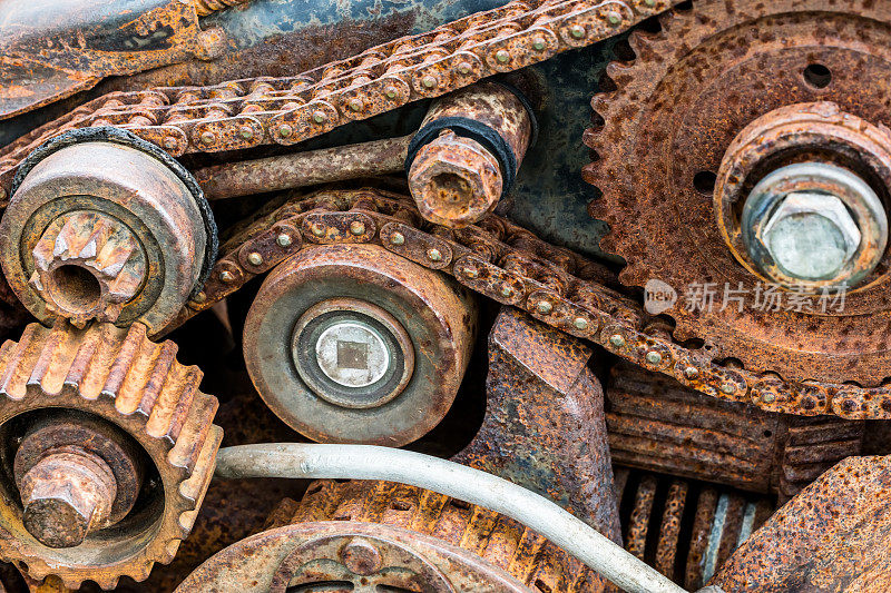 损坏的工业机械的锈蚀旧齿轮