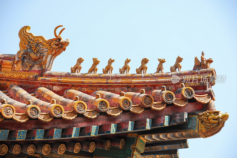 亚洲屋顶龙形装饰雕塑