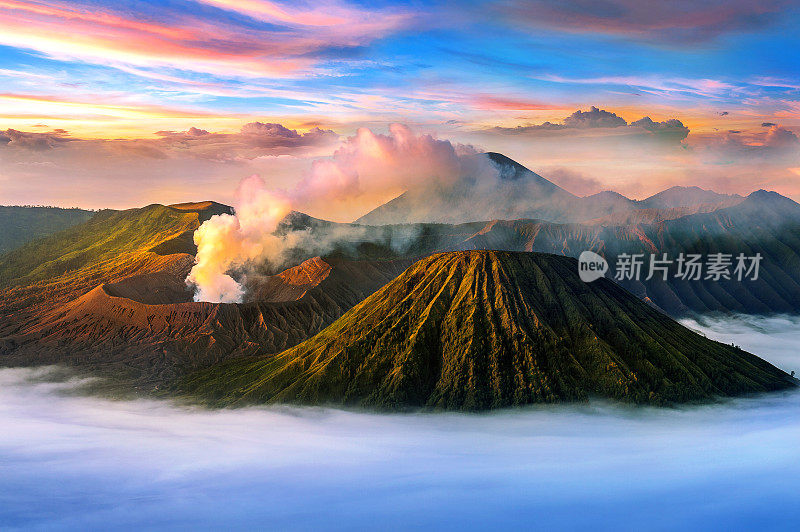 印度尼西亚东爪哇布罗莫腾格尔格国家公园的布罗莫火山。