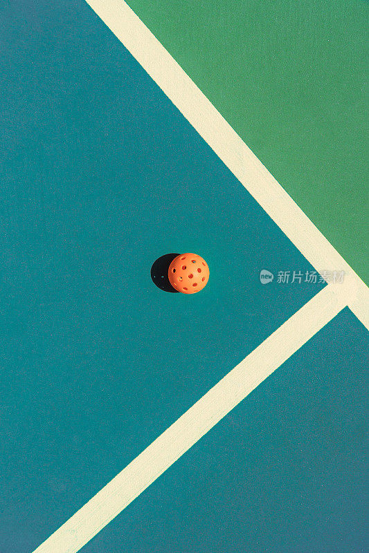 Pickleballs场上