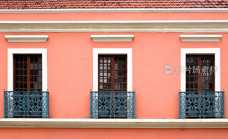 罗安达-殖民时期的门和阳台，安哥拉