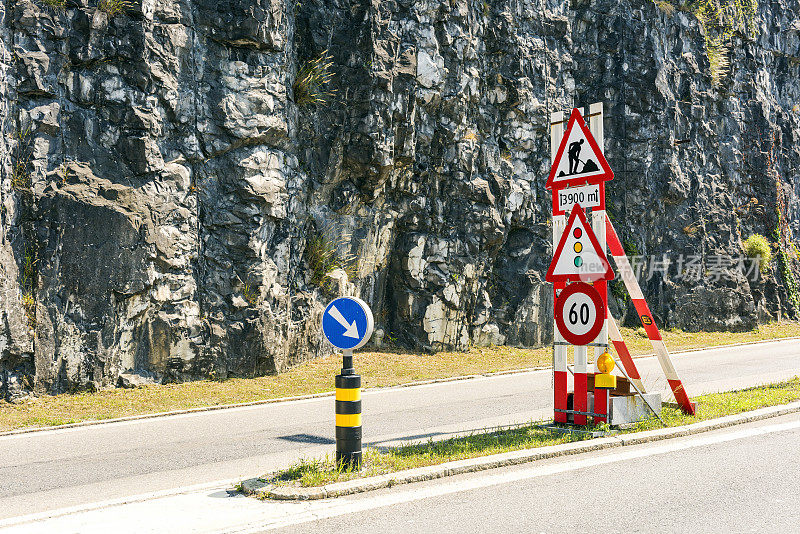 瑞士的道路工程招牌