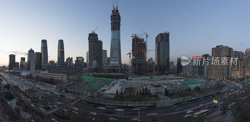 中国北京cbd正在建设的高层建筑和起重机