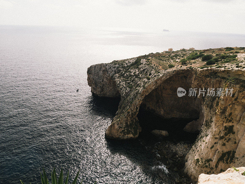 地中海马耳他的悬崖