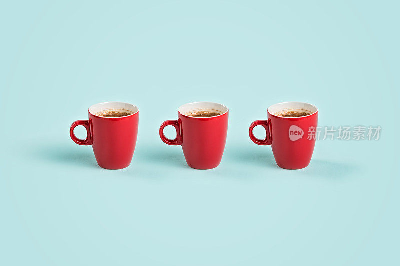 三个红色咖啡杯的图案