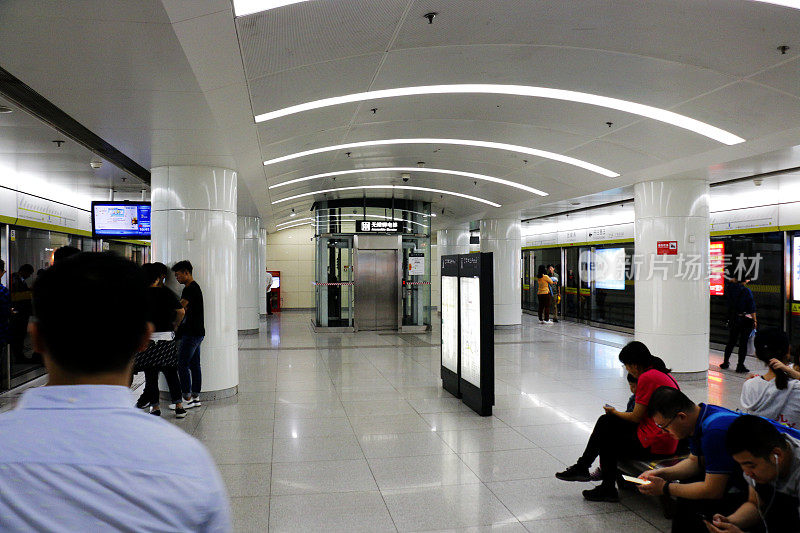 天津地铁站台