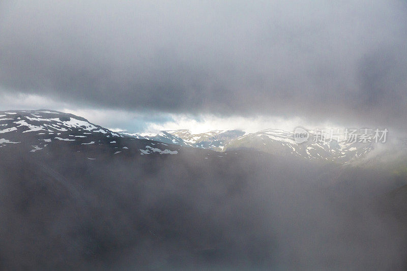 挪威巨魔之巅Ringedalsvannet峡湾的风景