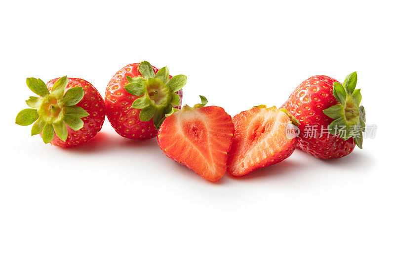 水果:白色背景上孤立的草莓