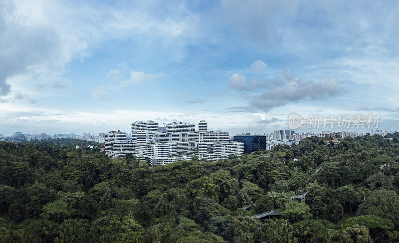 被热带雨林包围的新加坡智能家居