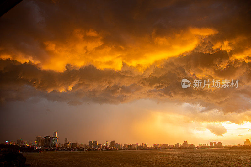 河内有暴风雨