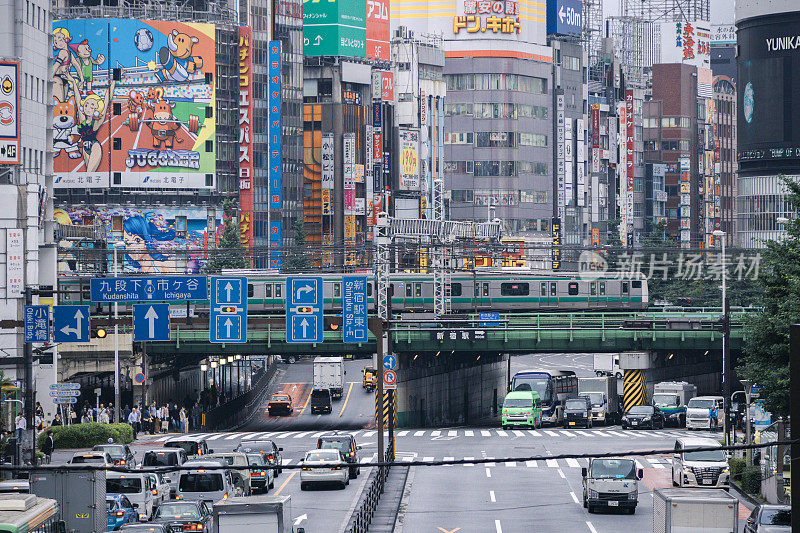 东京新宿高峰时间