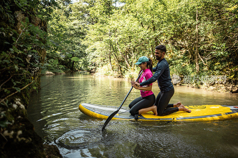 Paddleboarding一起