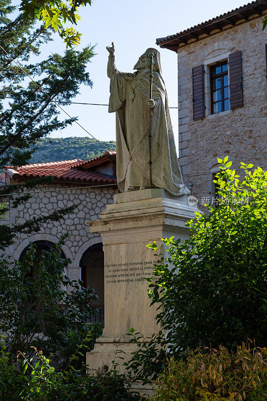 Dimitsana的老赞助人Germanos主教雕像