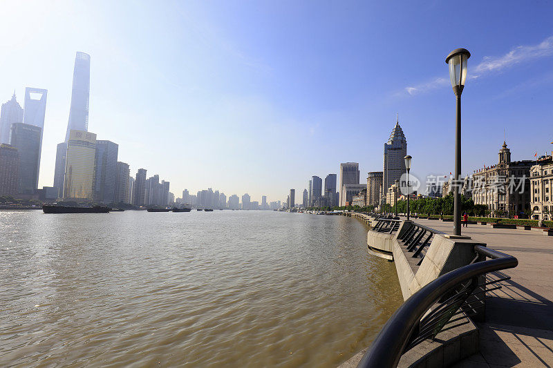 上海黄浦江畔建筑风光，上海，中国