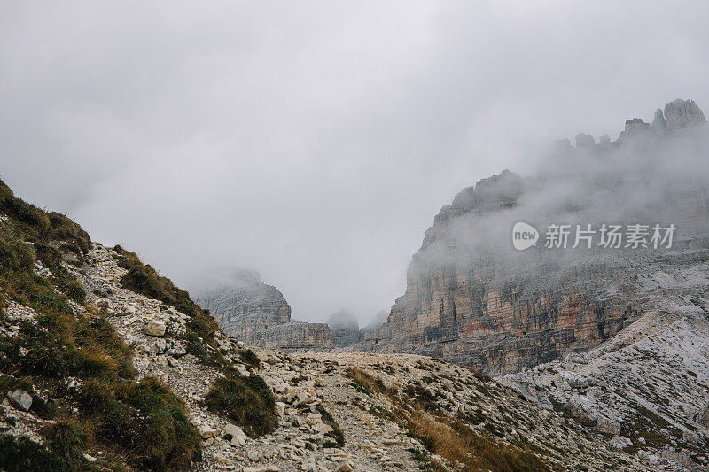 意大利阿尔卑斯山，白云石山脉的美景