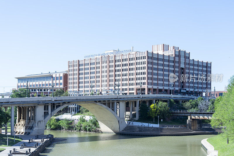 休斯顿市中心大学(UHD)位于美国德克萨斯州休斯顿市。