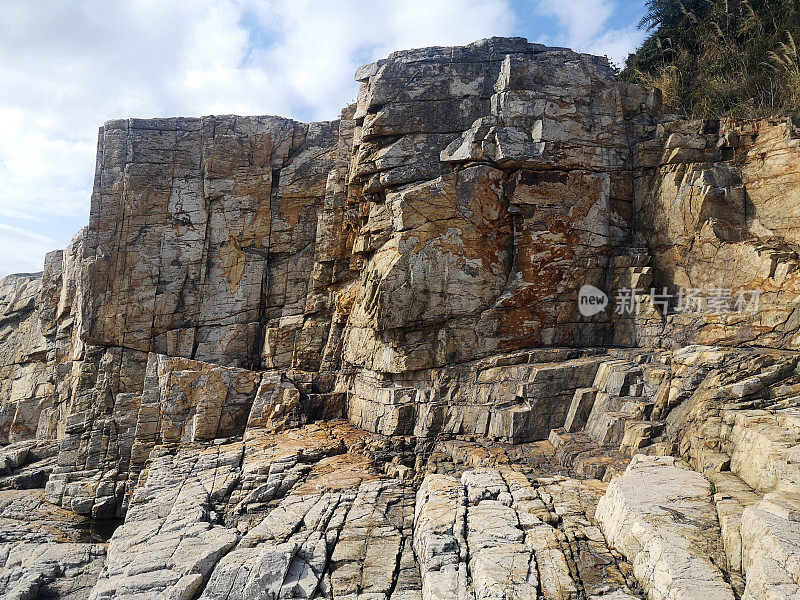 香港鸭脷牌海岸线上的岩层