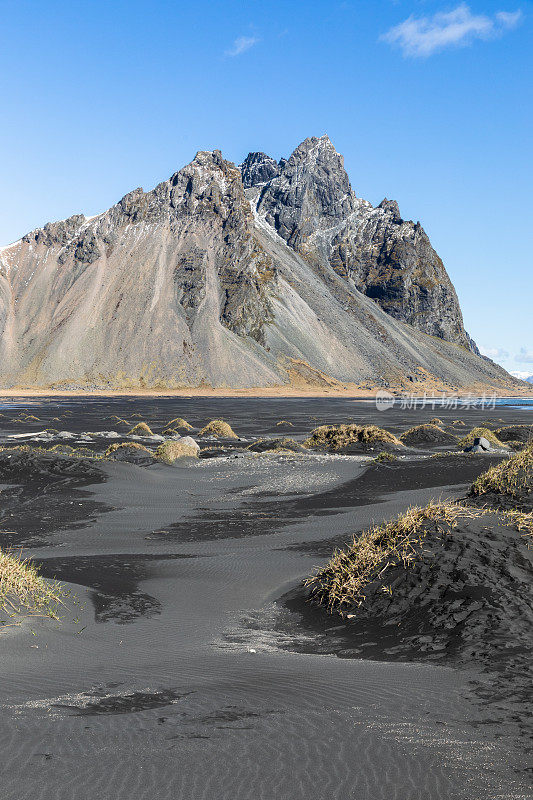 Stokksnes冰岛春天的Vestrahorn