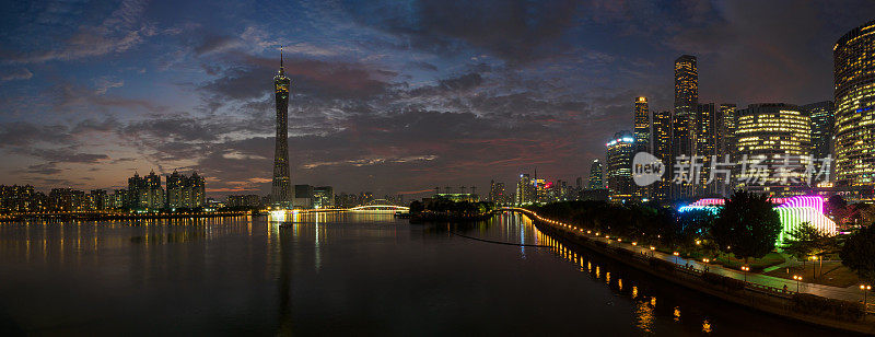 珠江和广州塔，广州天际线夜景
