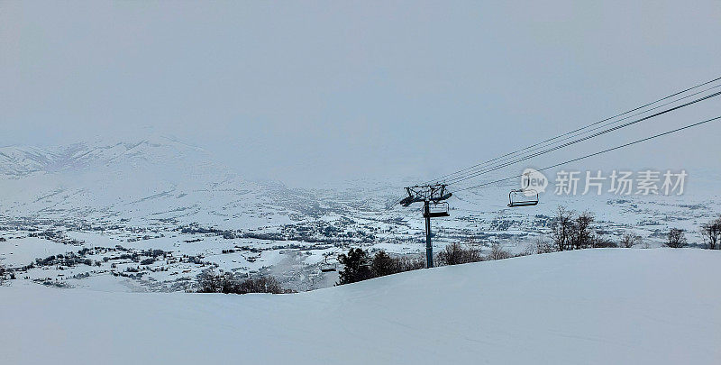 深粉日在北欧山谷滑雪胜地，犹他州。