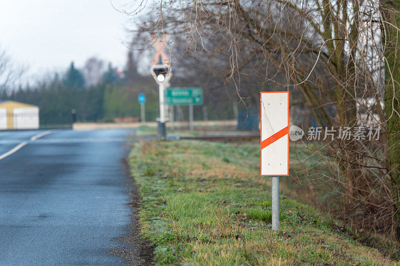 匈牙利的平交道口标志